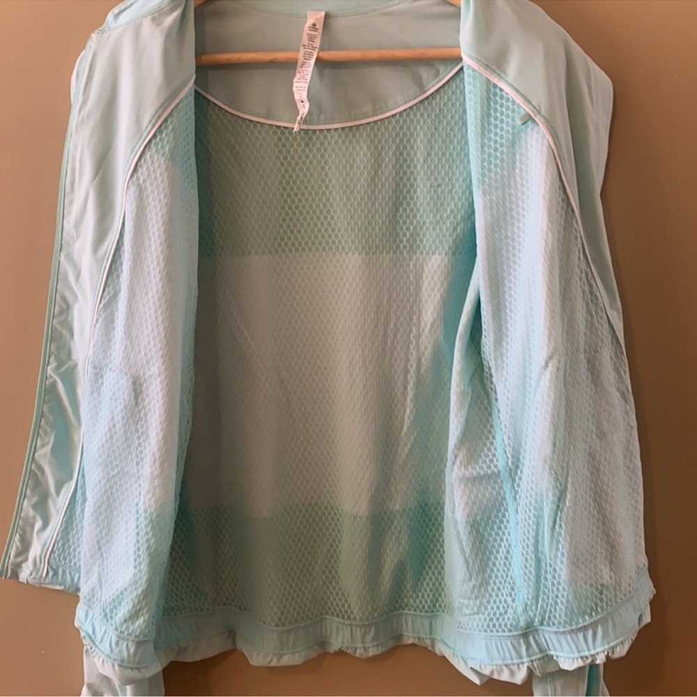 Lululemon Bomber Jacket 🤍 - Picture 6 of 6